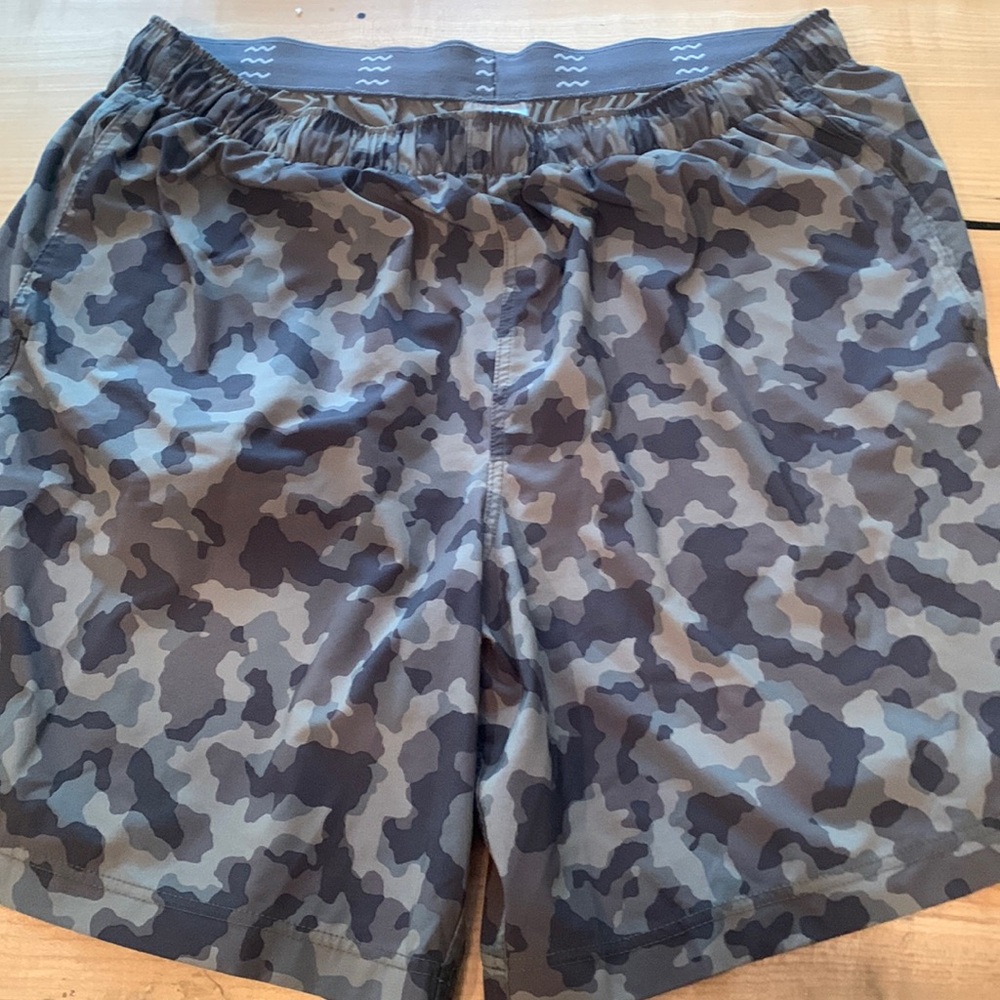 Mens camo free fly breeze shorts xxl